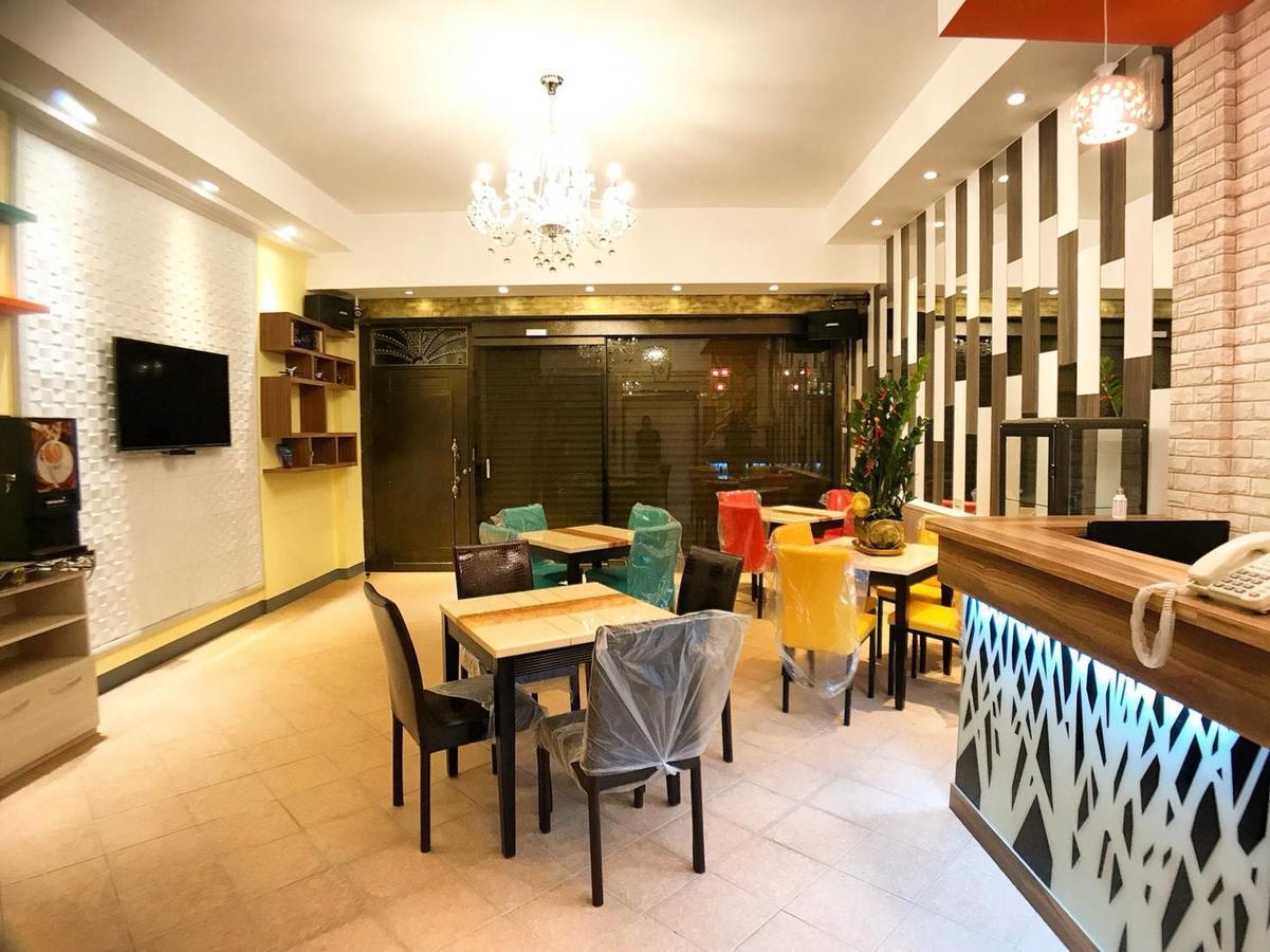J. Home Kaohsiung Extérieur photo