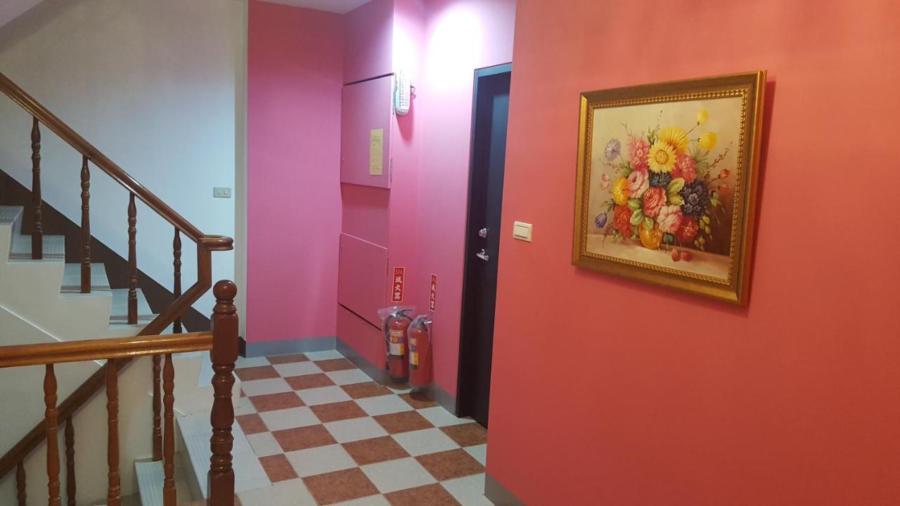 J. Home Kaohsiung Extérieur photo