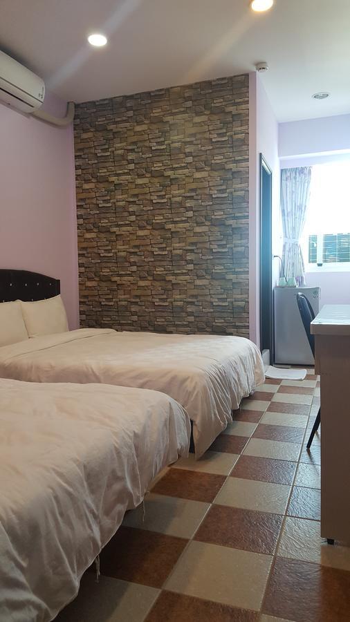 J. Home Kaohsiung Extérieur photo
